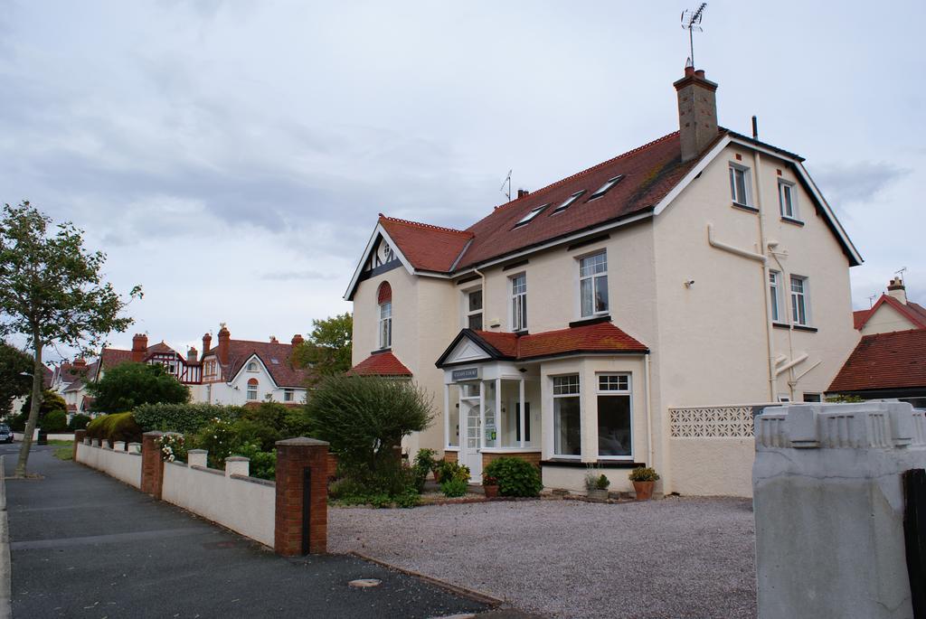 Cleave Court Guest House Llandudno Eksteriør bilde
